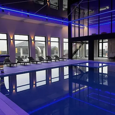 Hotel &